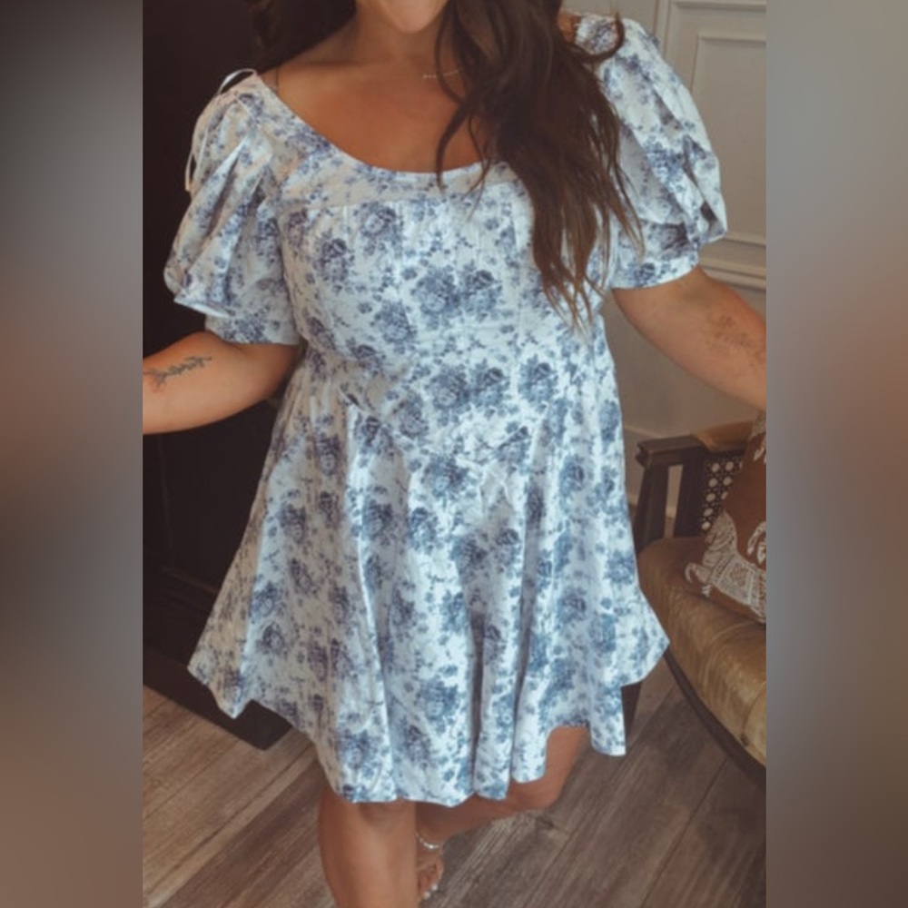 Peach Love California Blue Floral Midi Dress